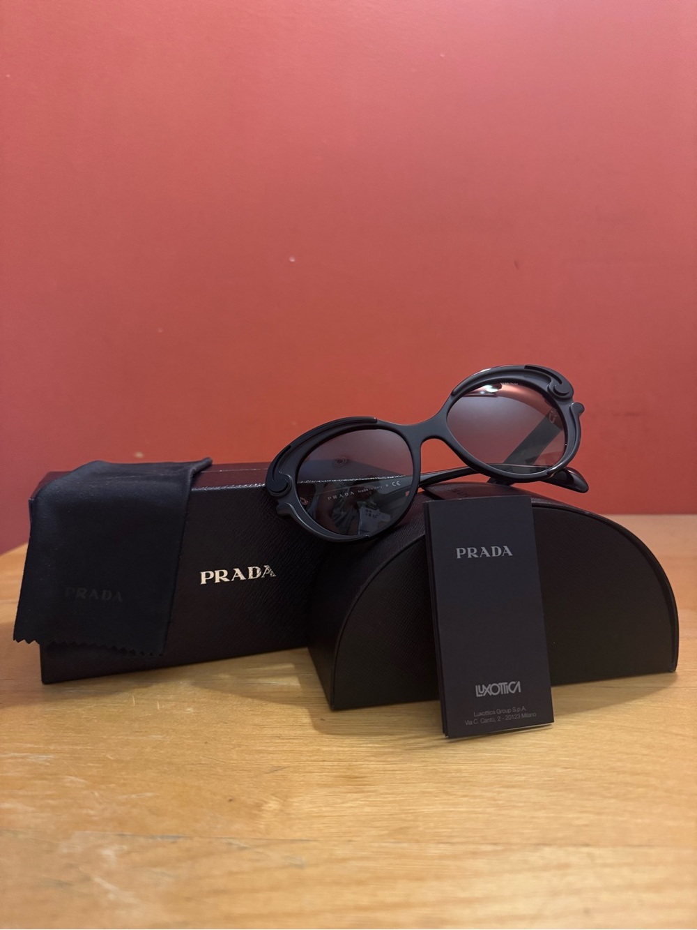 PRE-LOVED Prada Minimal Baroque SPR 28N sunglasses. Made in Italy